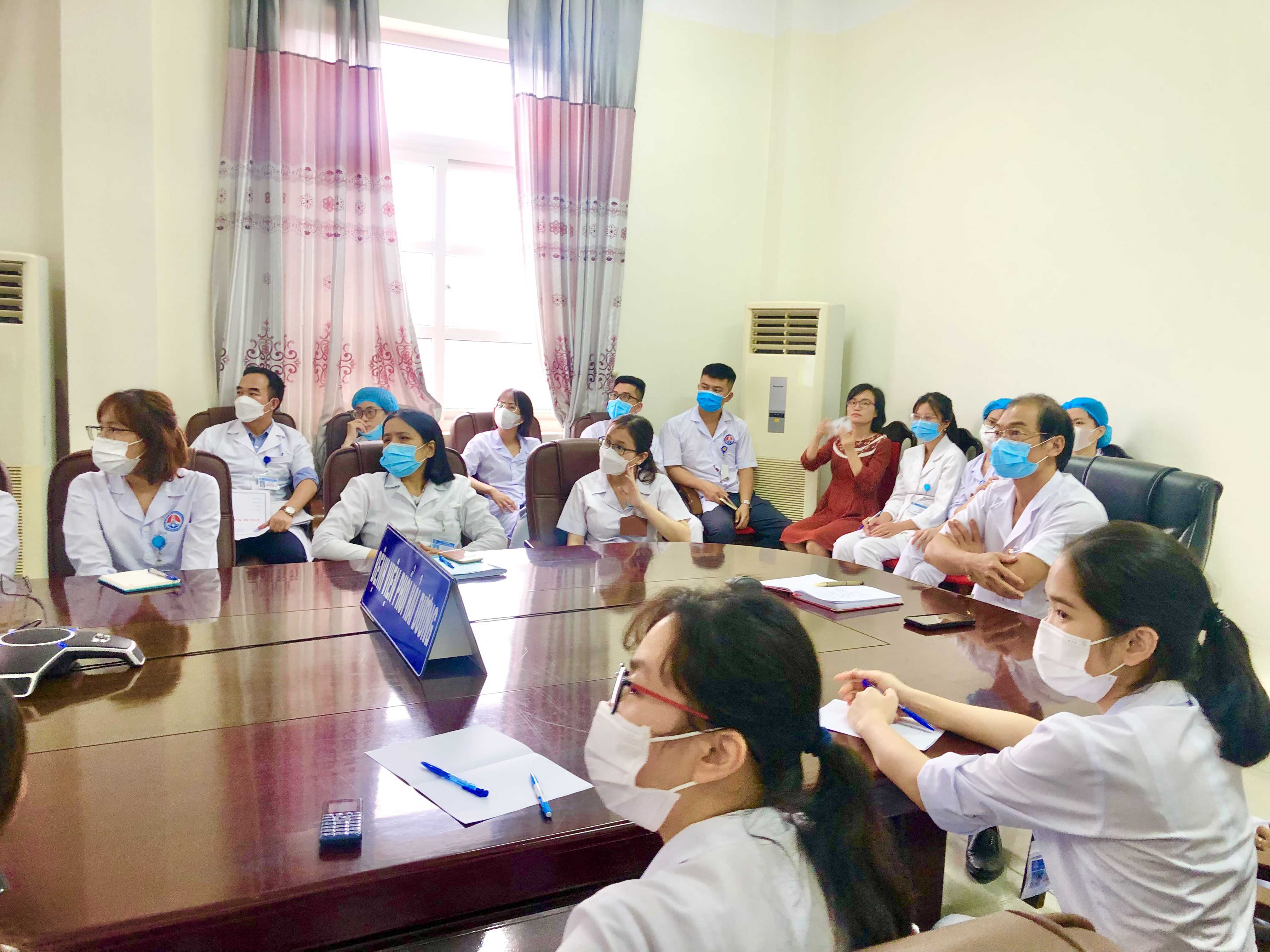 Tổ chức hội thảo sinh hoạt khoa học định kỳ tháng 11. 