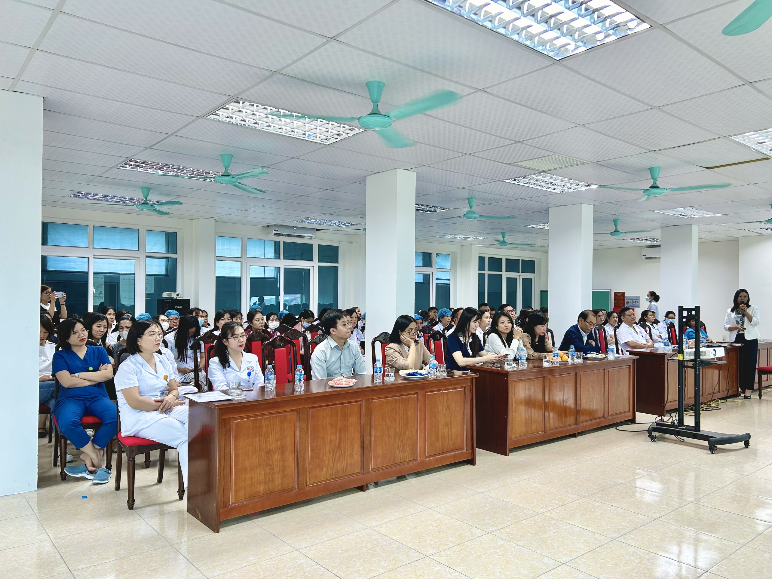 Hội thảo sinh hoạt khoa học định kỳ tháng 11/2023