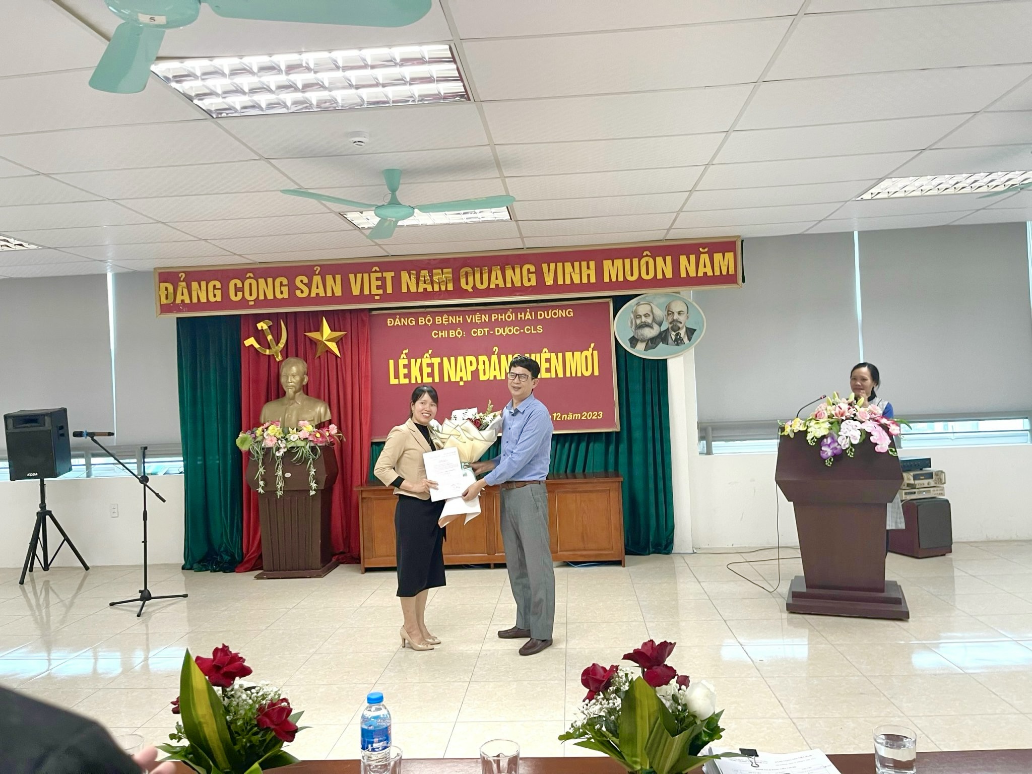 Lễ kết nạp đảng viên mới