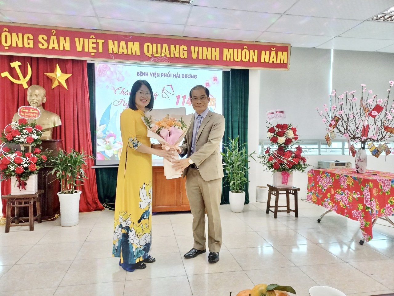 Bệnh viện Phổi Hải Dương Mít tinh kỷ niệm Ngày Quốc tế Phụ nữ 8.3
