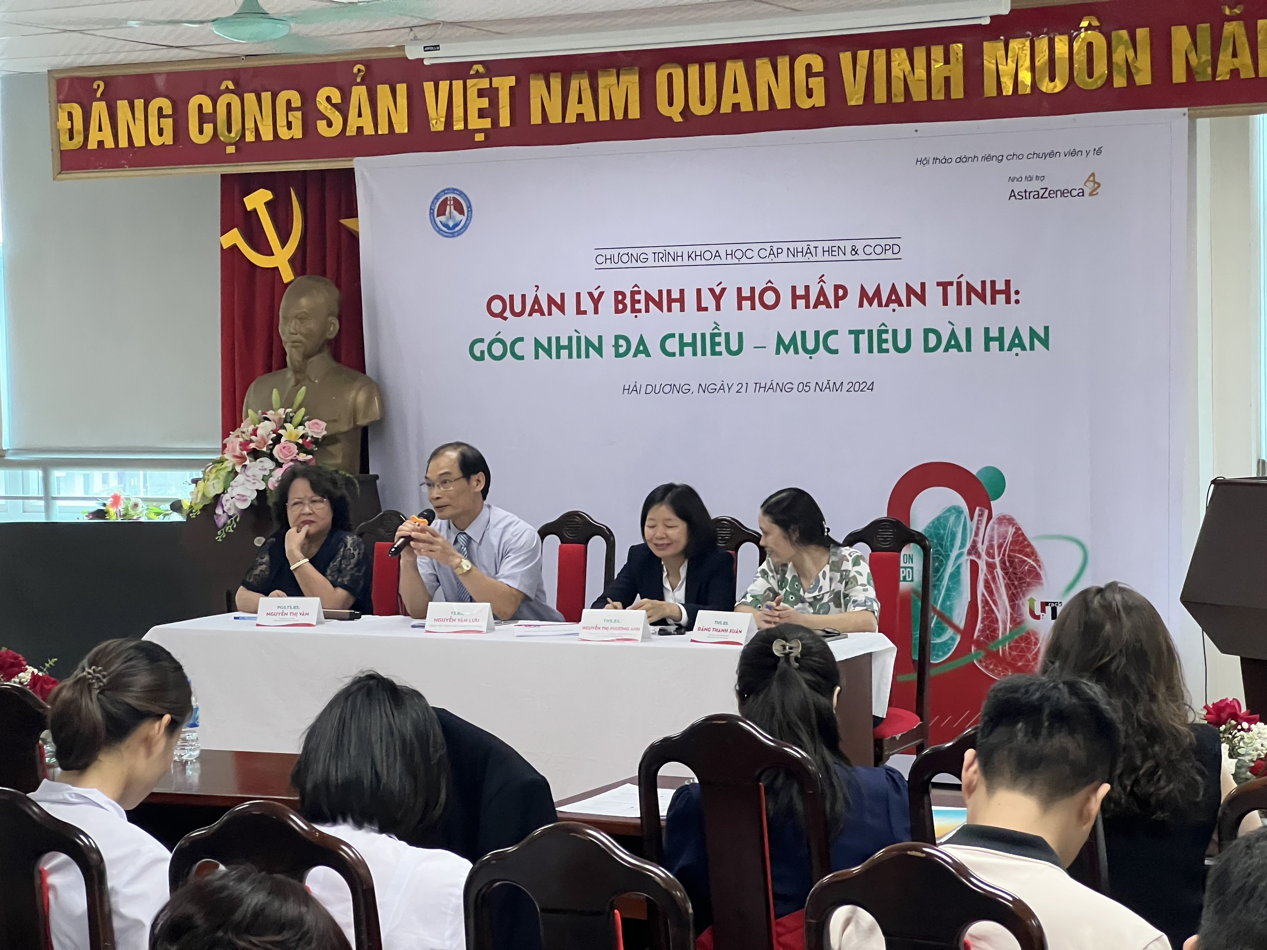 Hội nghị khoa học về Quản lý bệnh hô hấp mạn tính trong đó tập trung chủ yếu vào Bệnh phổi tắc nghẽn mạn tính (COPD) và Hen phế quản.