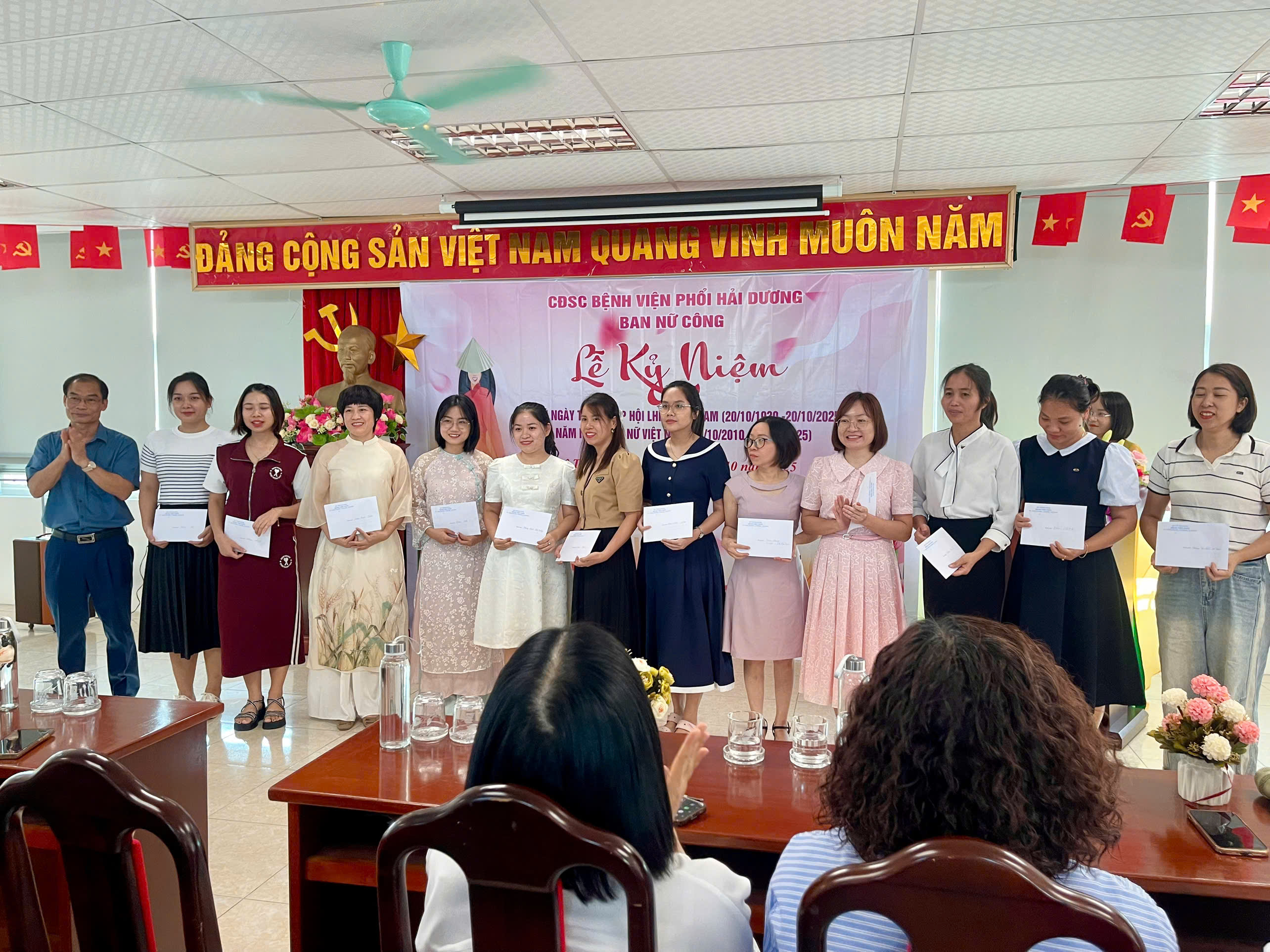 Bệnh viện Phổi Hải Dương tổ chức lễ kỷ niệm ngày Phụ nữ Việt Nam 20/10